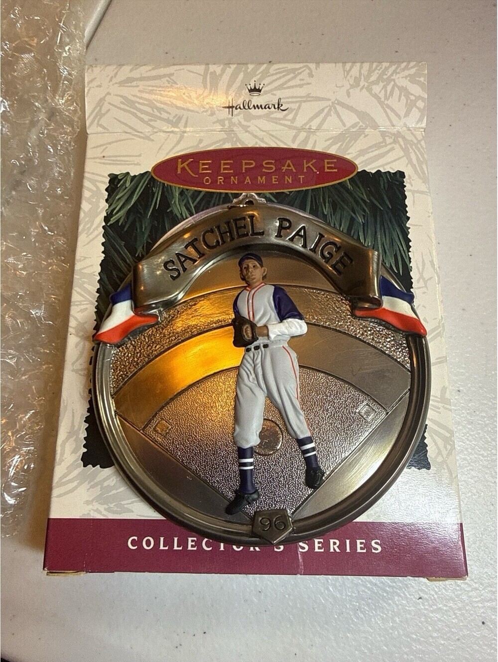 Vintage HALLMARK KEEPSAKE COLLECTOR'S SERIES SATCHEL PAIGE ORNAMENT W/BOX 1996